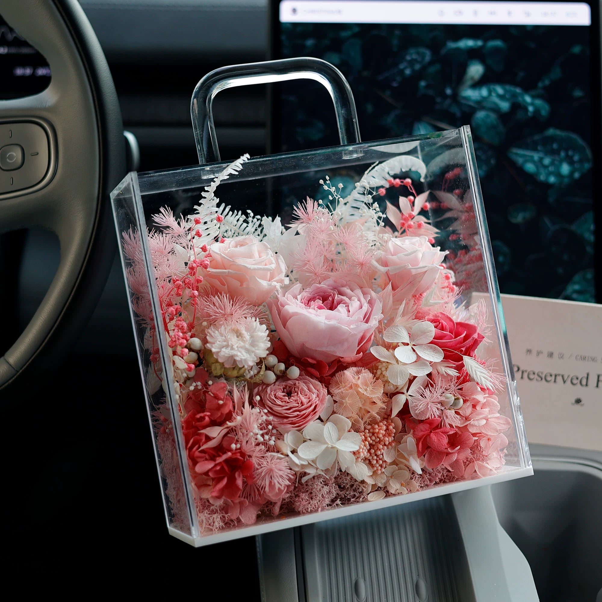 Handmade preserved flower round rose box by Florettely