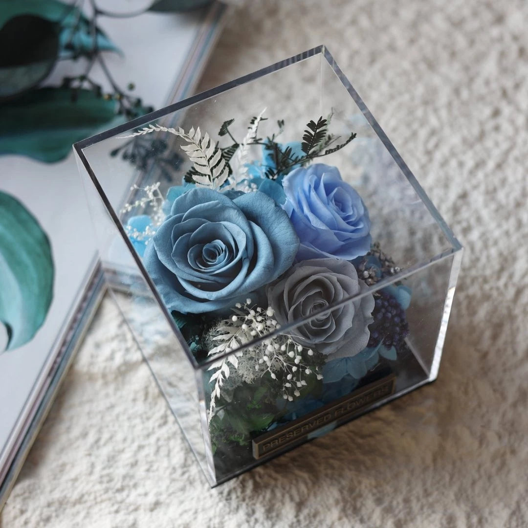Handmade preserved flower acrylic flower box by Florettely