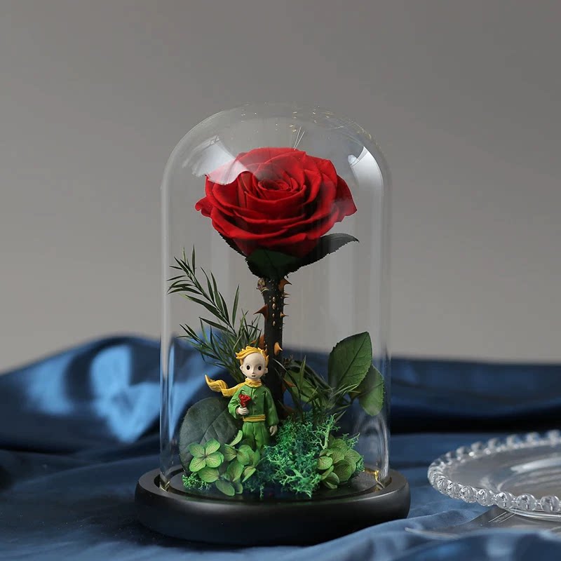 Handmade preserved flower themed glass dome by Florettely