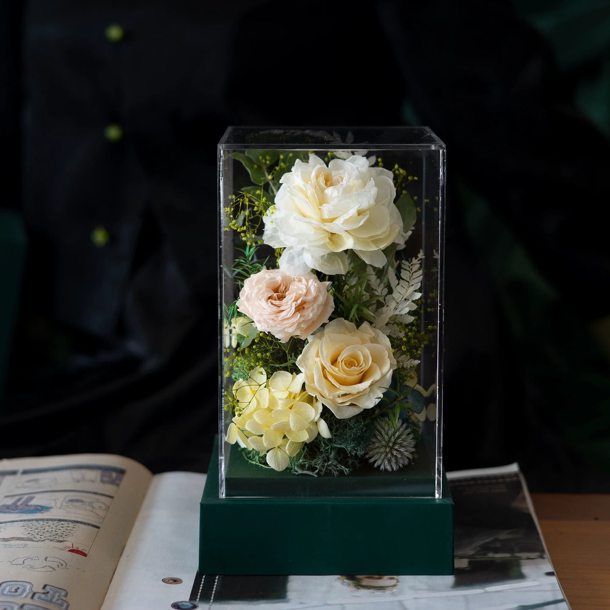 Heart shaped preserved rose box gift from Florettely